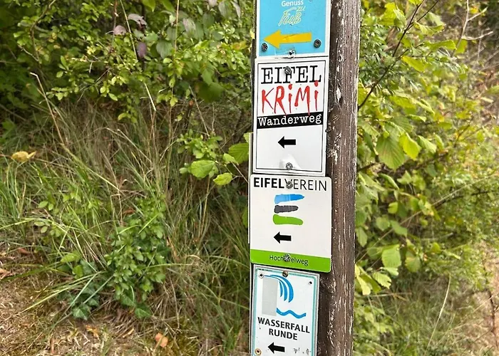 Am Eifelsteig 公寓 Üxheim